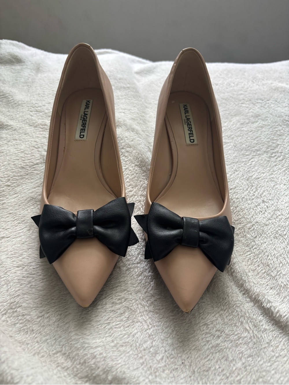 Karl Lagerfeld Nude Pointed-Toe Pumps with Black Bow Size 8.5